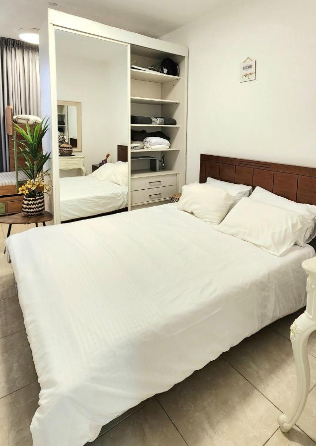 Apartament Bat Yam On The Beach Zewnętrze zdjęcie