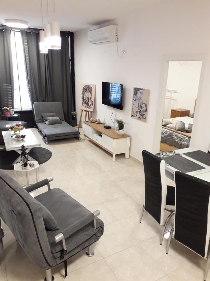 Apartament Bat Yam On The Beach Zewnętrze zdjęcie